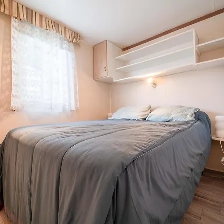 Mobil-home 2 Avec Climatisation, Terrasse Et Piscine A - Fr-1-50-162 Holiday home