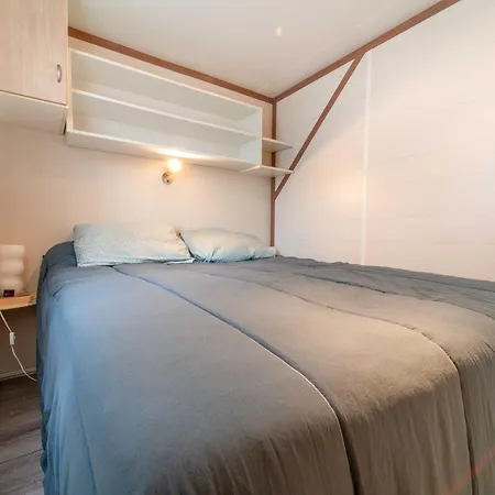 Mobil-home 2 Avec Climatisation, Terrasse Et Piscine A - Fr-1-50-162 * Mimizan