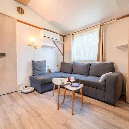 Mobil-home 2 Avec Climatisation, Terrasse Et Piscine A - Fr-1-50-162 * Mimizan-Plage